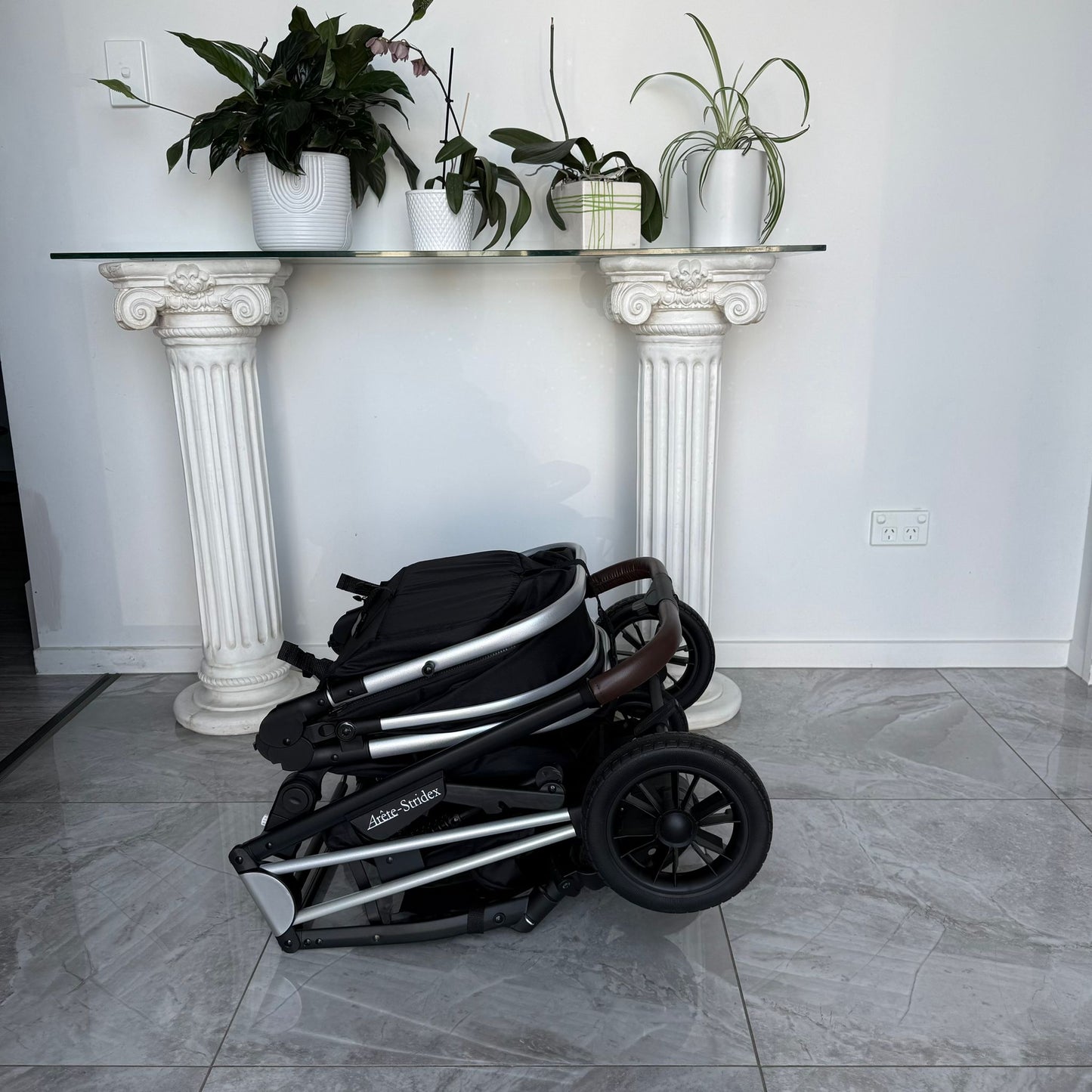 Stridex 3-in-1 Baby Stroller Travel System – with Crown Capsule & Base