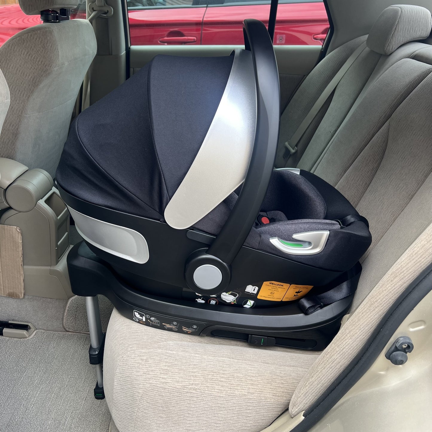 Crown I-Size Baby Capsule & Base