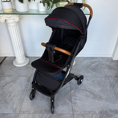 Light Weight Travel System With Capsule