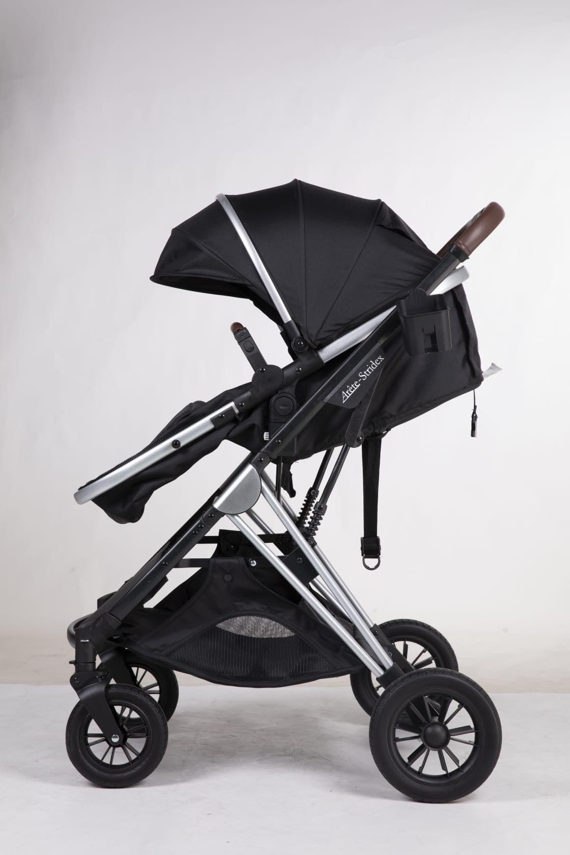 Arête Stridex 3-in-1 travel system in black with capsule