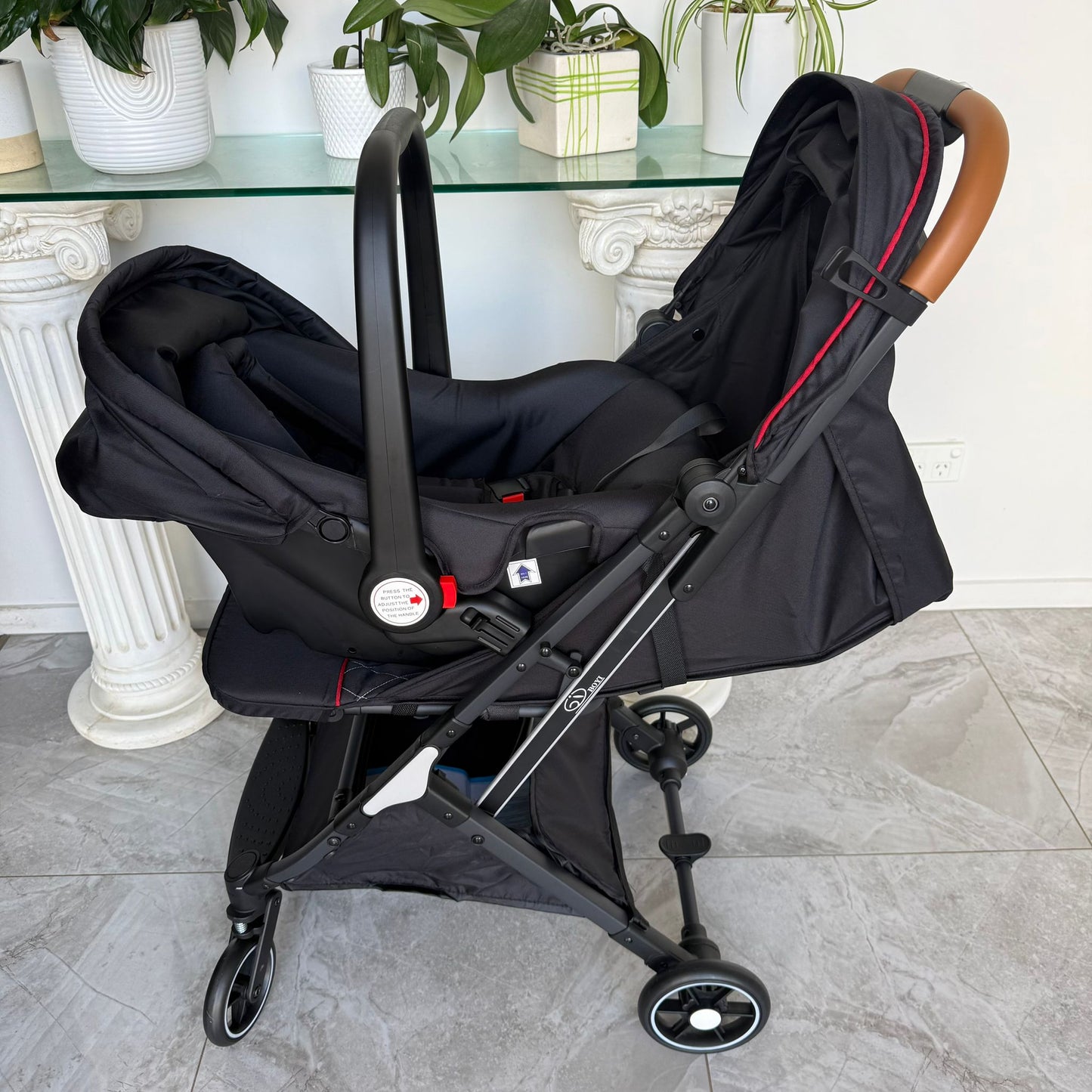 Light Weight Travel System With Capsule