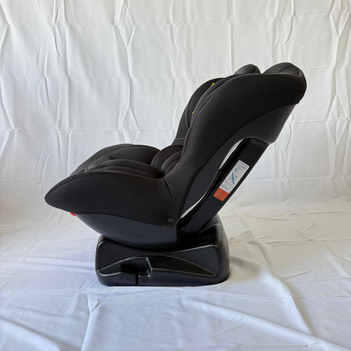 Arête Vesta convertible car seat 0-4 years in black