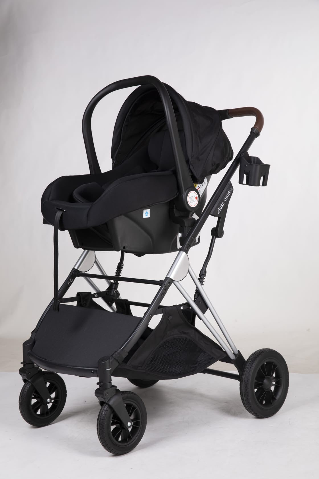 Arête Stridex 3-in-1 travel system in black with capsule