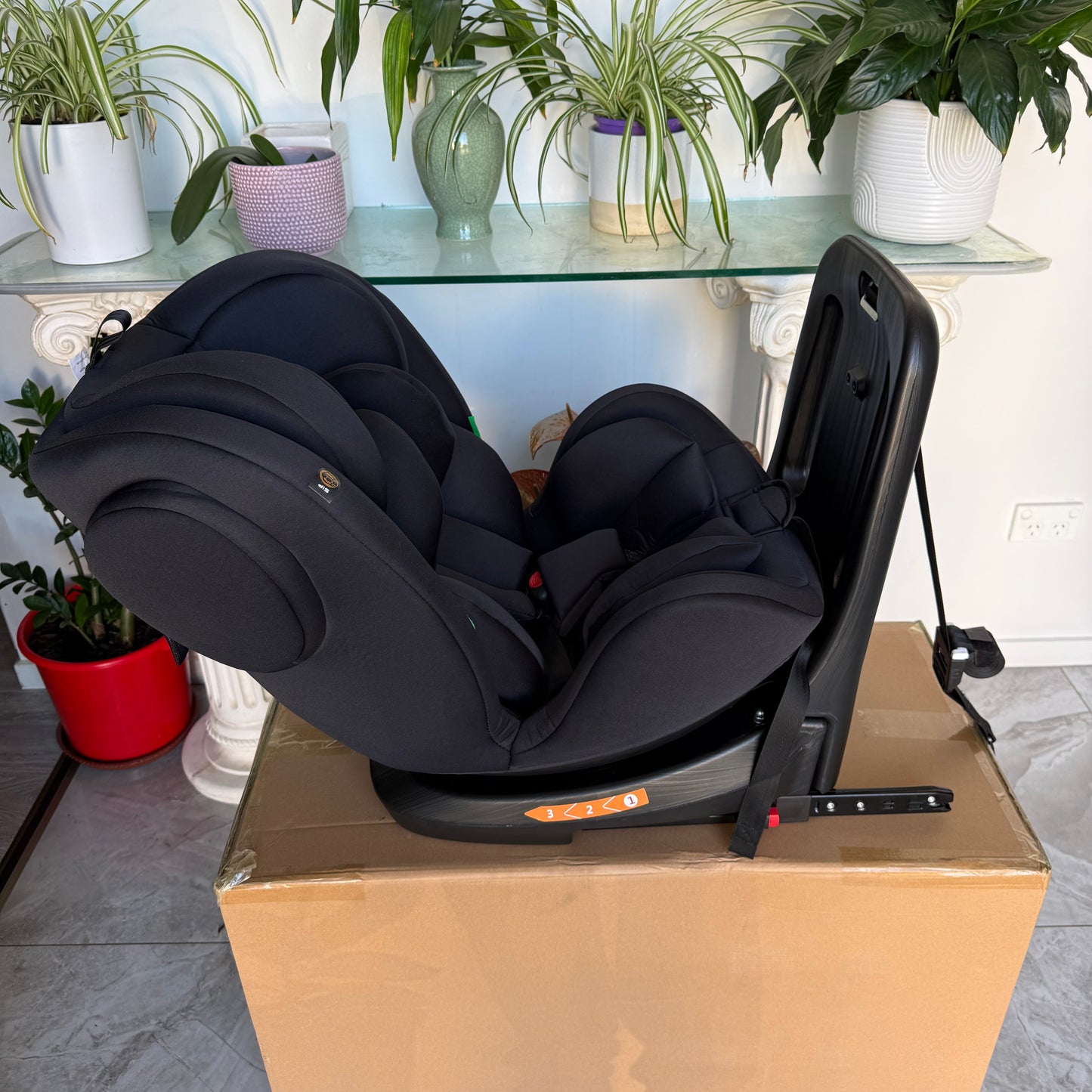 The Orbit Black - I-Size 360 Rotational Baby Car Seat - Newborn to 12 Years Old