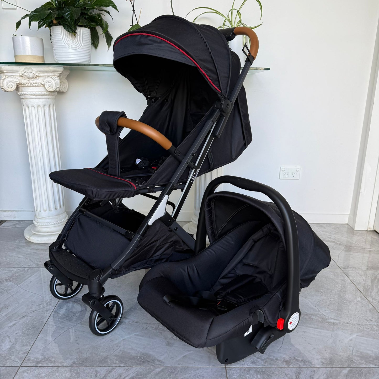 Light Weight Travel System With Capsule