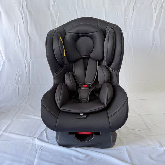 Arête Vesta convertible car seat 0-4 years in black