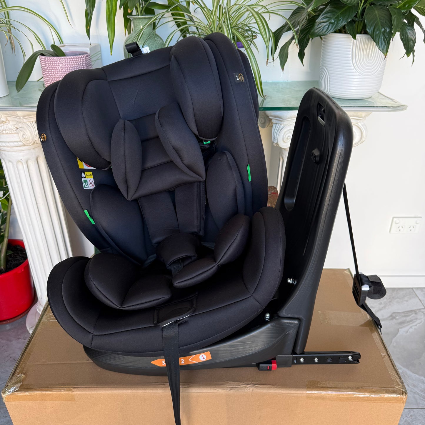 The Orbit Black - I-Size 360 Rotational Baby Car Seat - Newborn to 12 Years Old