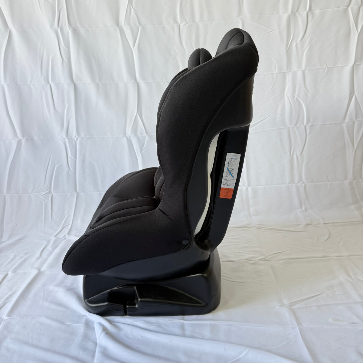 Arête Vesta convertible car seat 0-4 years in black