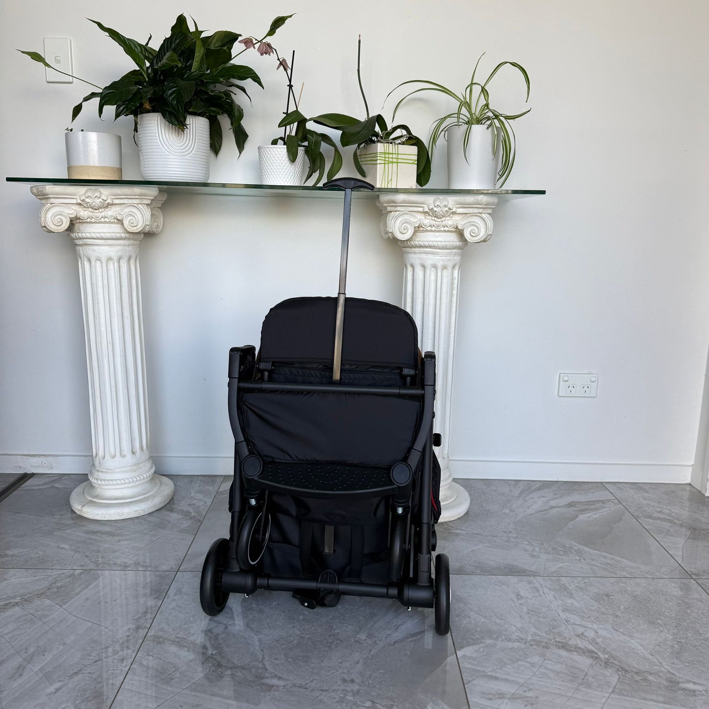 Light Weight Travel System With Capsule